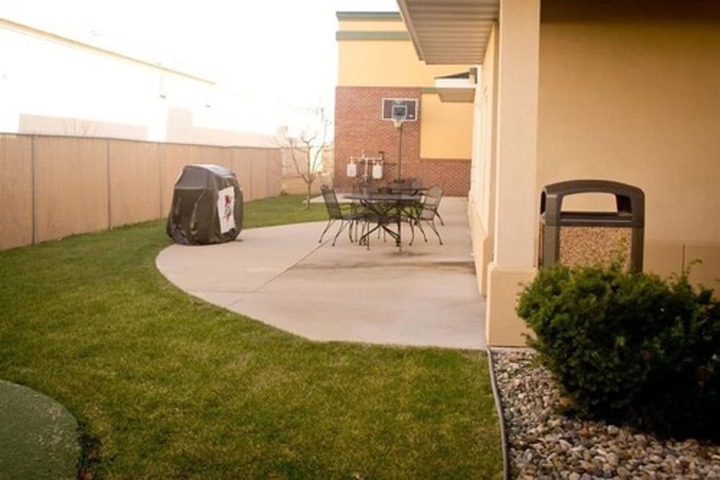 GrandStay Hotel & Suites