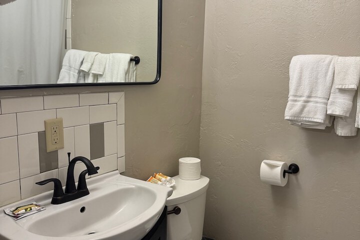 Room 33 of 52