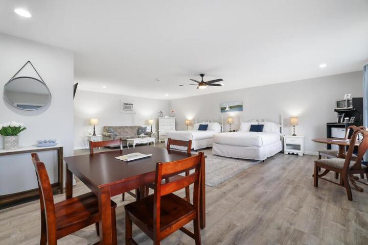 East Shore Lodging