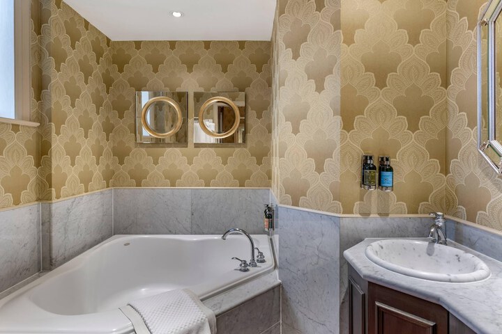 The Fort Garry Hotel Spa and Conference Centre, an Ascend Collection Hotel