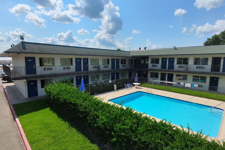 Motel 6 Conroe TX