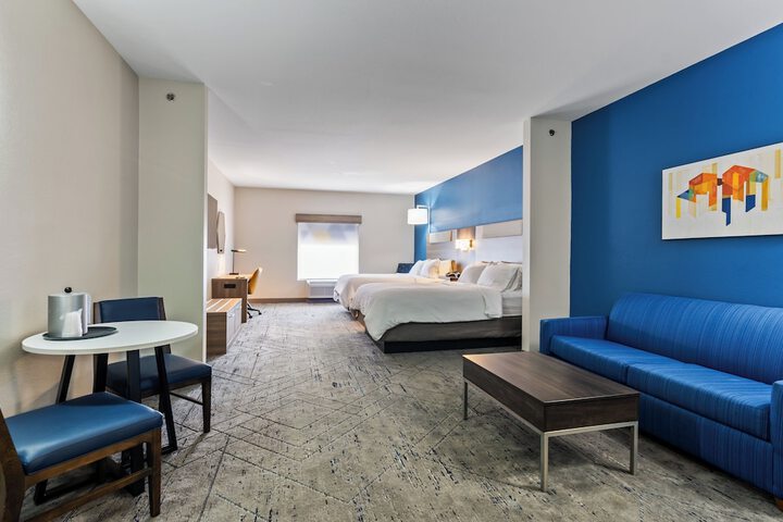 Room 47 of 79