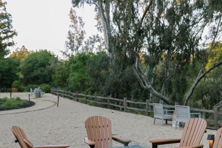 River Terrace Inn