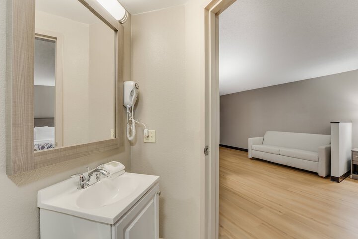 Room 18 of 36