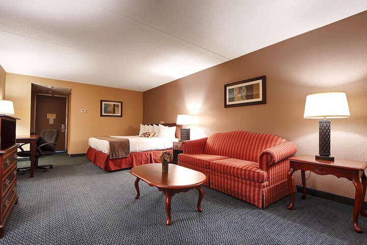 Room 4 of 13