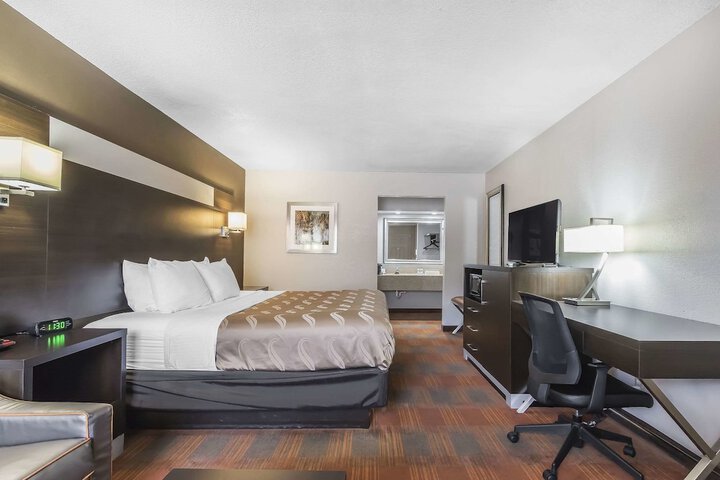 Room 52 of 62