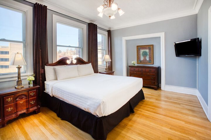 Room 19 of 40