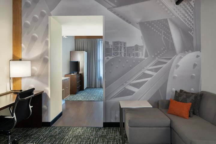 Room 72 of 100