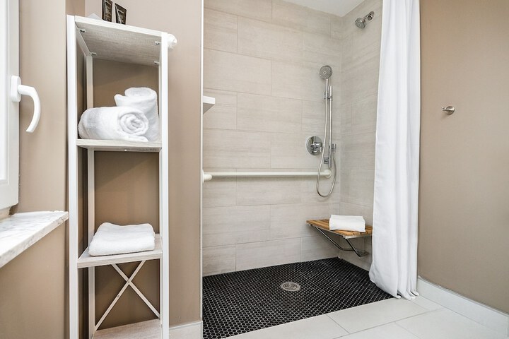 Wingate by Wyndham Bronx / Haven Park