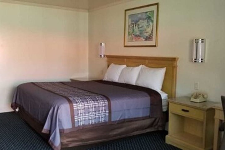 Room 14 of 14