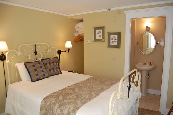Room 74 of 129