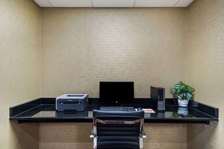 Business Center 40 of 40