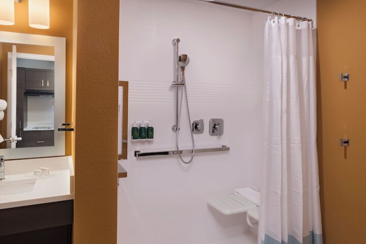 Room 19 of 32