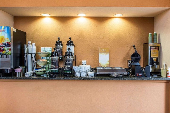Breakfast/Coffee Service 38 of 47
