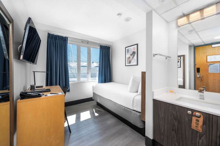 Room 19 of 51