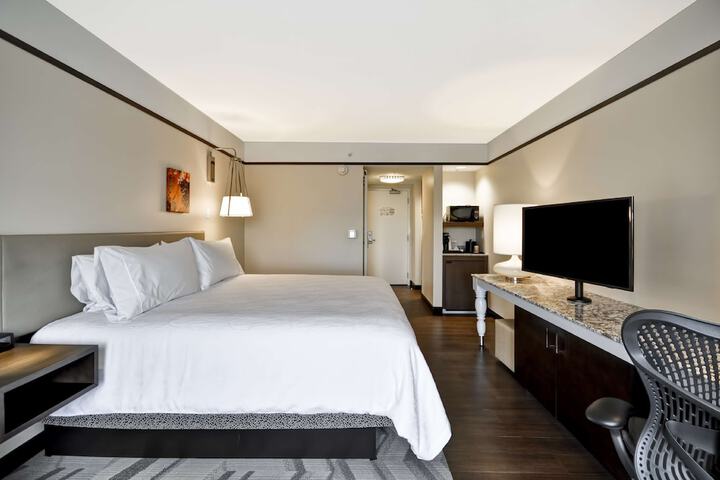 Room 15 of 37