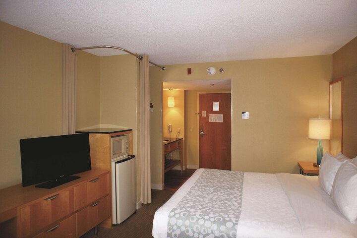 Room 22 of 38