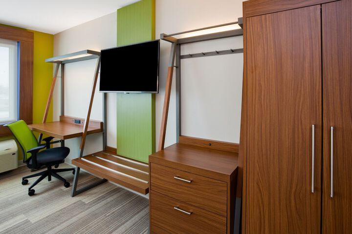 Holiday Inn Express & Suites Des Moines Downtown by IHG