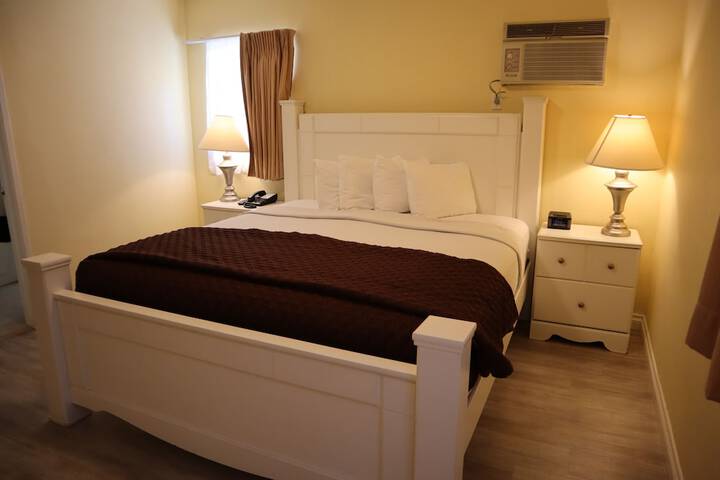 Room 33 of 49