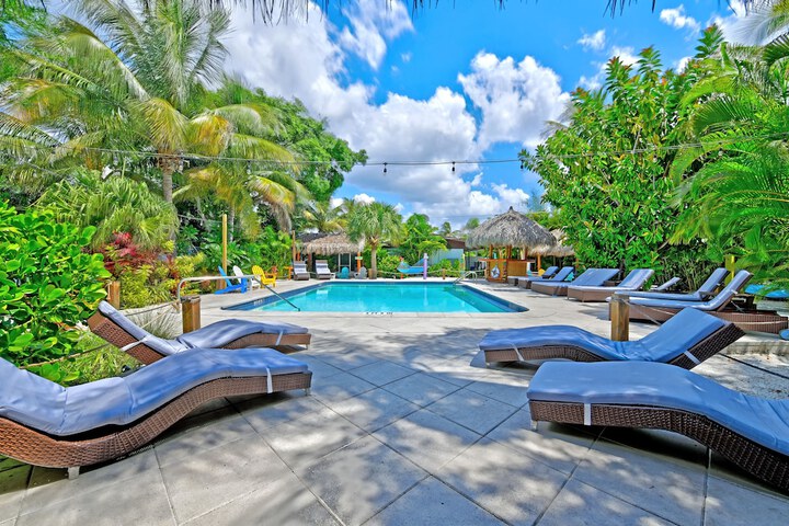Pool 40 of 198