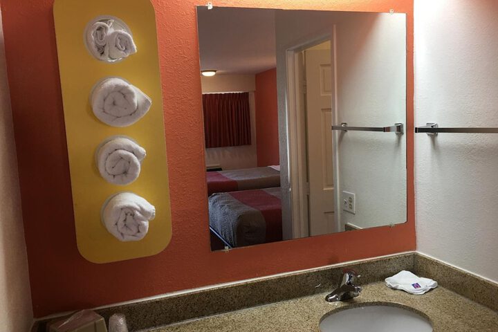 Room 31 of 34
