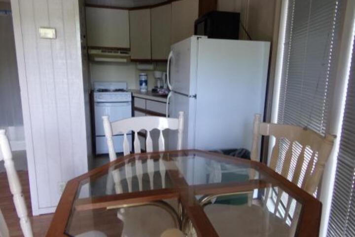 Lake Myers Lakeside Villa 19
