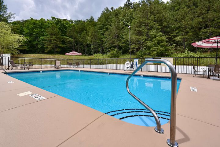 Pool 4 of 29