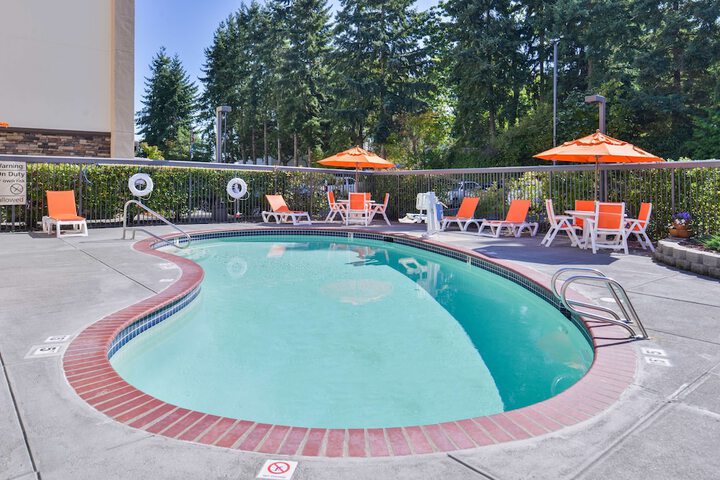 Pool 4 of 37