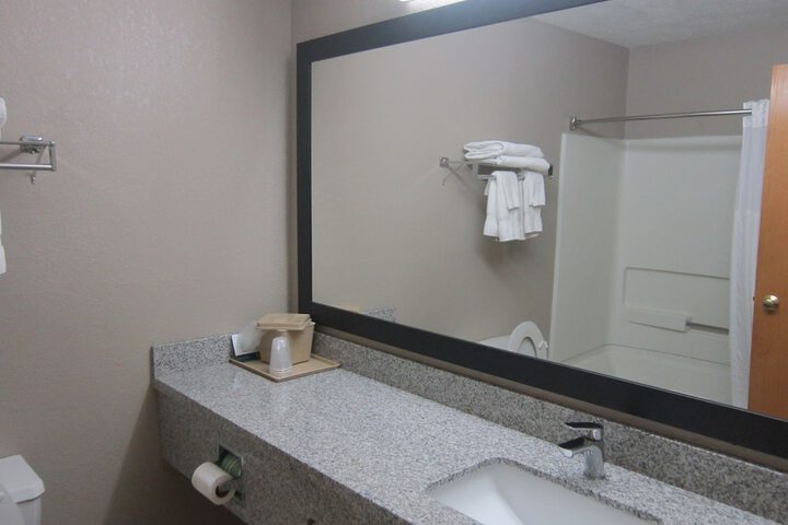 Quality Inn Nashville - Bloomington