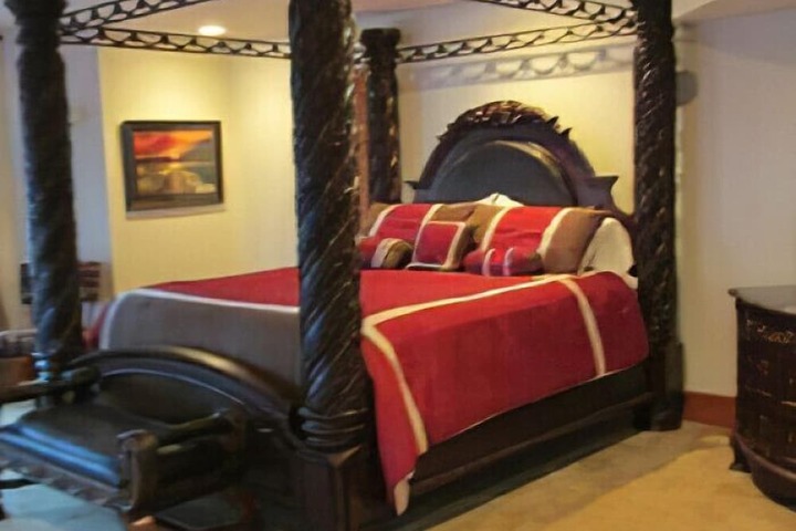 The Mansion Inn