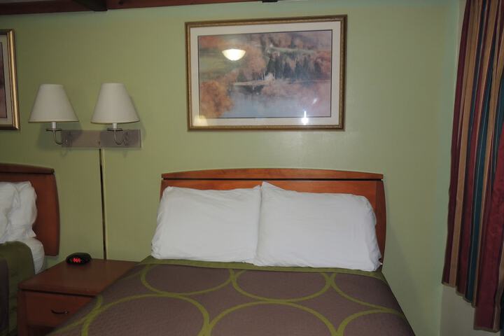 Room 28 of 52