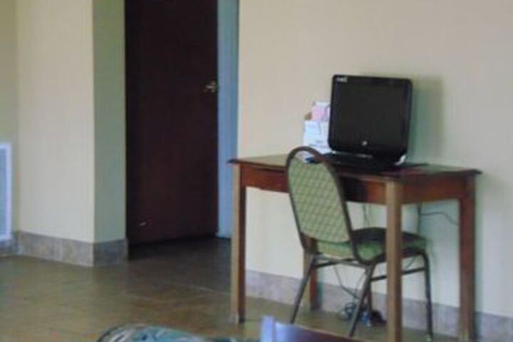 Oak Leaf Inn