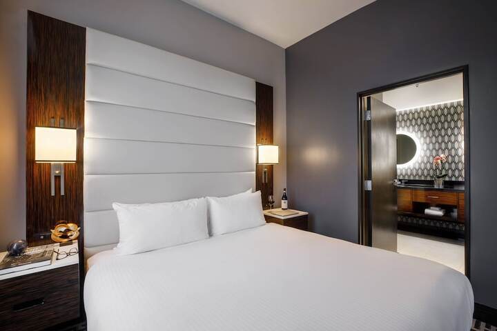 Room 33 of 57