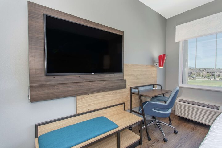 Room 11 of 33