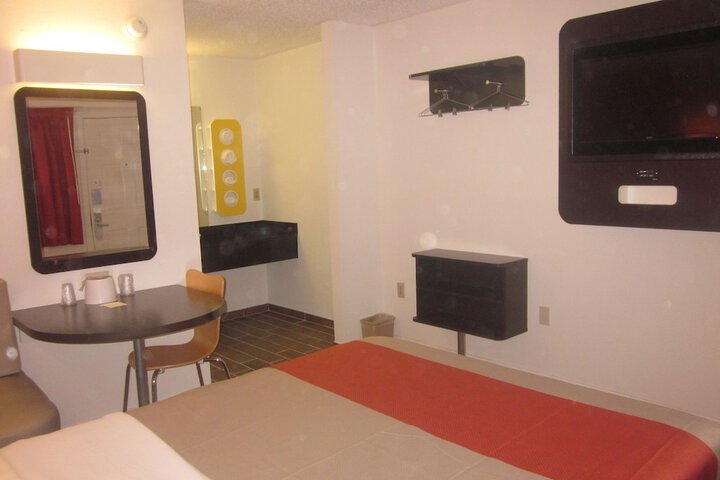 Motel 6 Berea KY