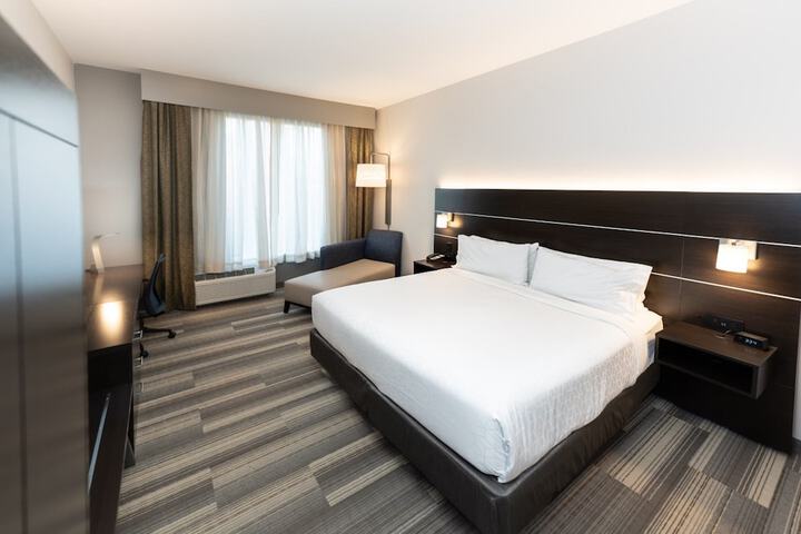 Room 46 of 87