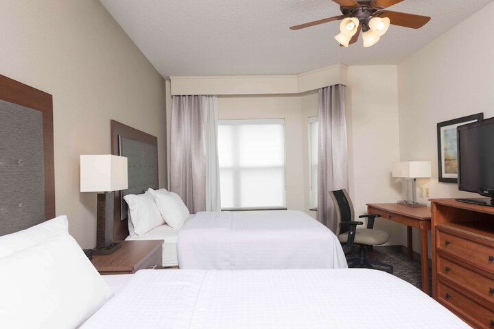 Homewood Suites by Hilton Indianapolis-Airport / Plainfield