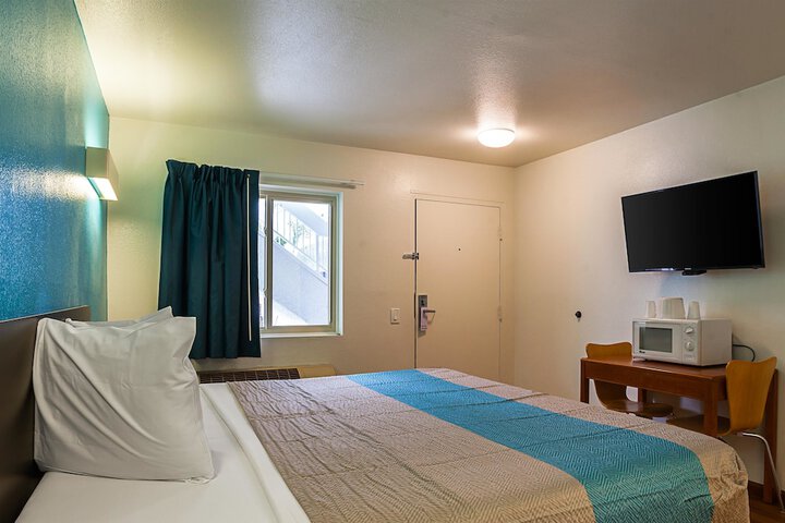 Room 21 of 31