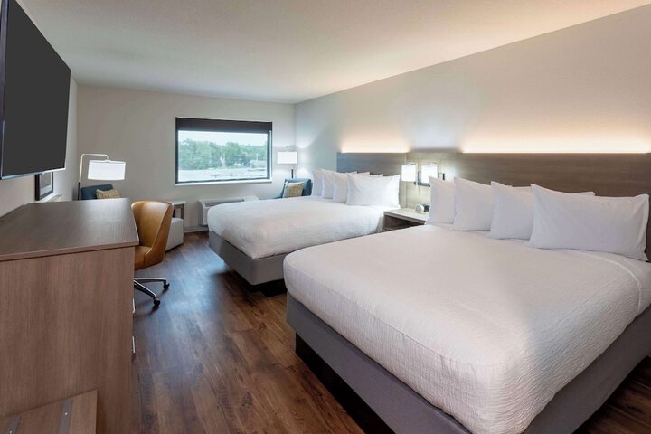 GrandStay Hotel & Suites