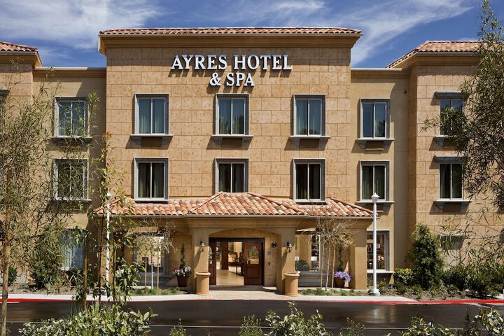 Ayres Hotel & Spa Mission Viejo – Lake Forest
