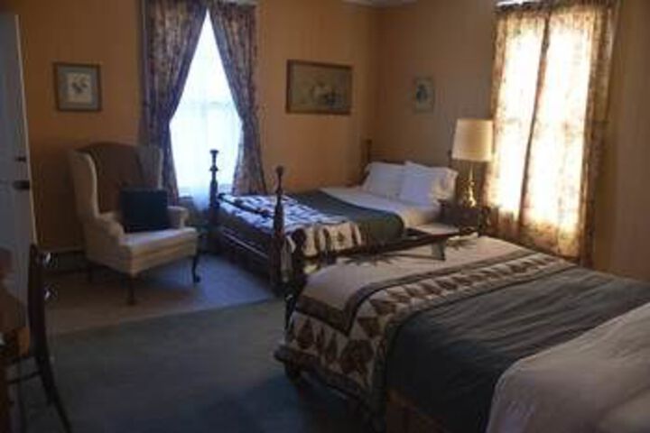 The Inn at Hill Crest Manor