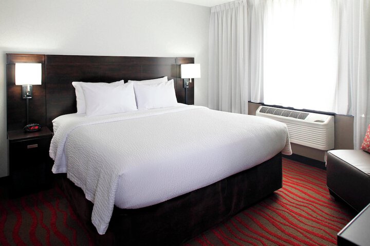 Room 21 of 36
