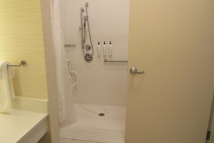 Room 8 of 30