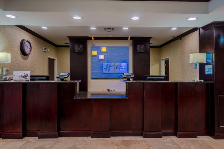 Holiday Inn Express & Suites Pampa by IHG