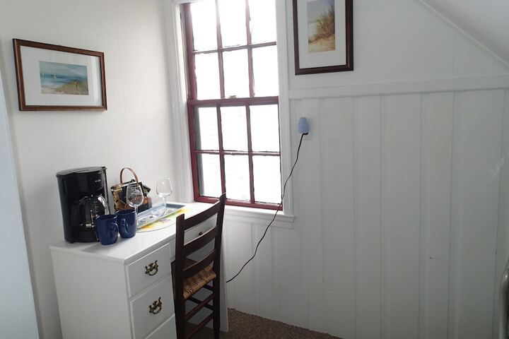 Room 18 of 127