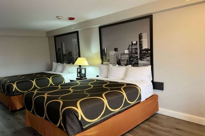 Room 12 of 43