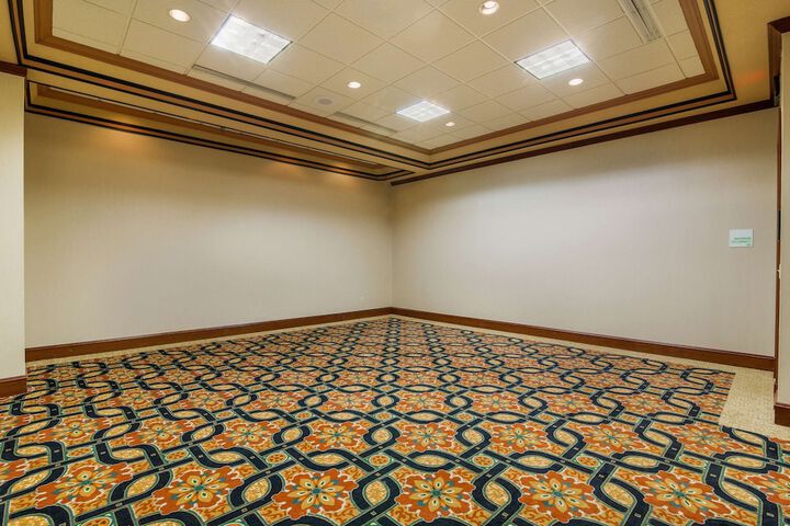 Clarion Hotel Convention Center