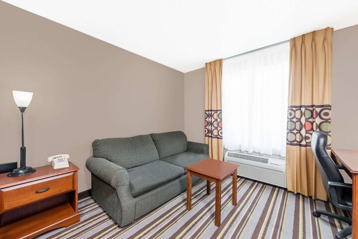 Room 6 of 19