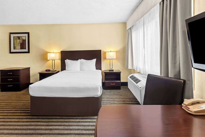 Quality Inn & Suites Vancouver - Hazel Dell