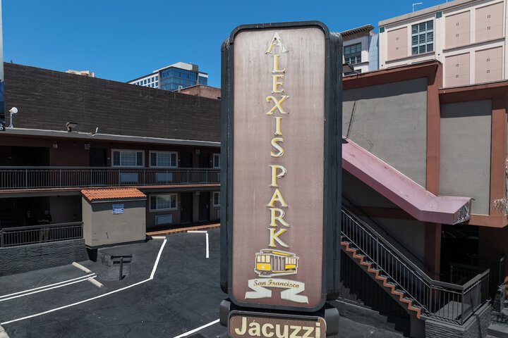 Alexis Park Hotel
